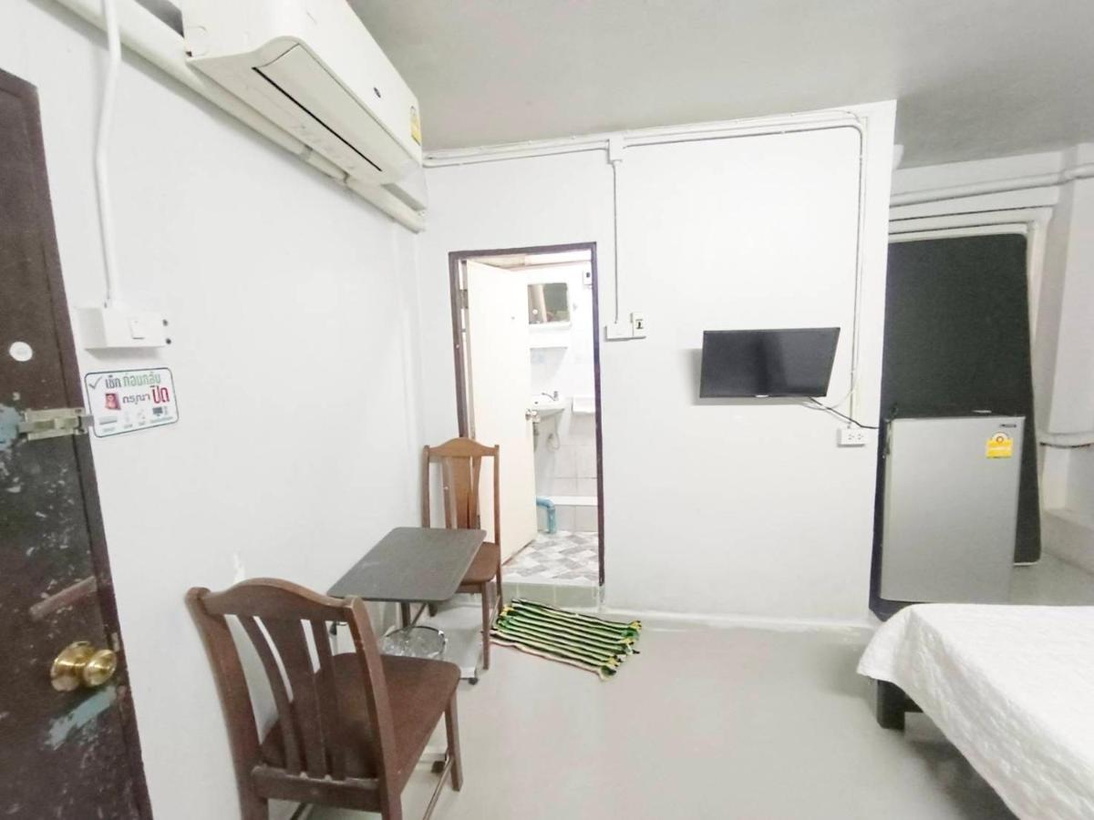 ห้องพักสุขสบายวังหลัง Bangkok Exterior foto